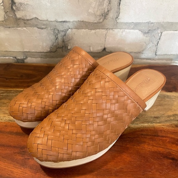 Madewell Jordyn Clog NWOT in Woven Leather Wood Heel, Comfortable, Camel Sz 6.5 - Picture 5 of 16